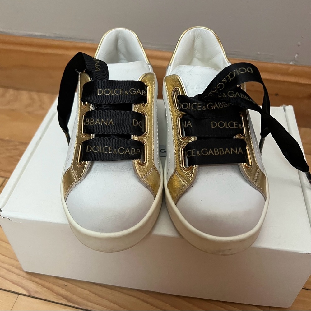 Dolce & Gabbana size 9.5 toddler